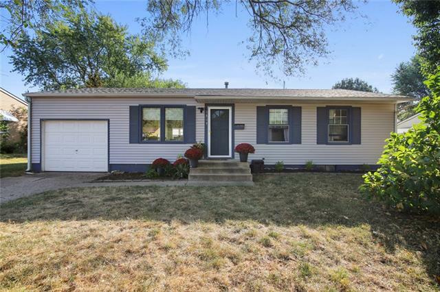 1307 N Cedar Crest Drive  Independence MO 64056 photo