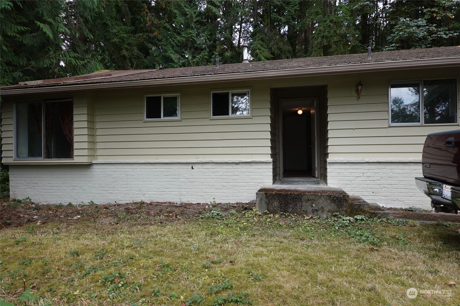 Property Photo: 575 Mount Fury Circle SW WA 98027