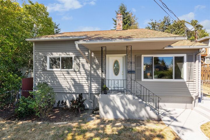 Property Photo:  5122 S Brighton Street  WA 98118 