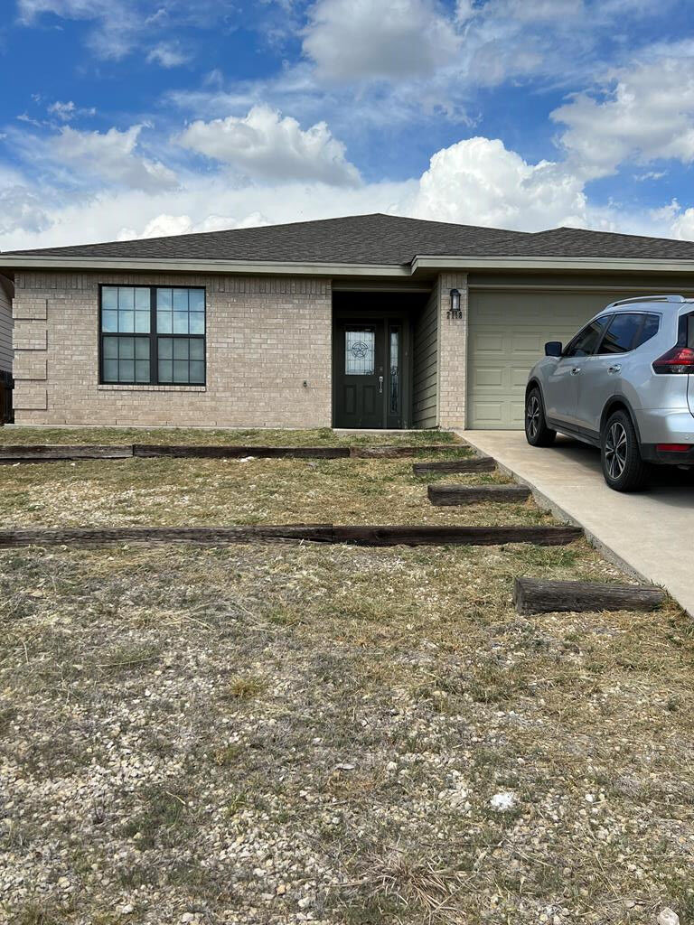 Property Photo:  2118 Woodlawn Drive  TX 76901 