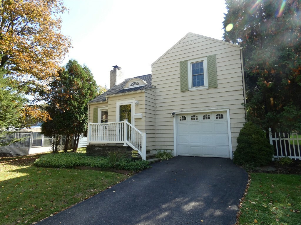 Property Photo:  1026 Vestal Ave Avenue  NY 13903 