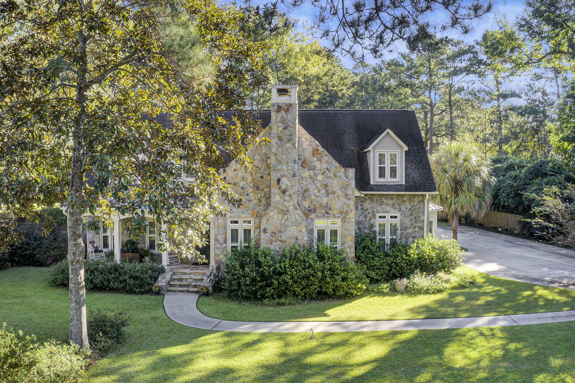 Property Photo:  102 Old Postern Road  SC 29483 
