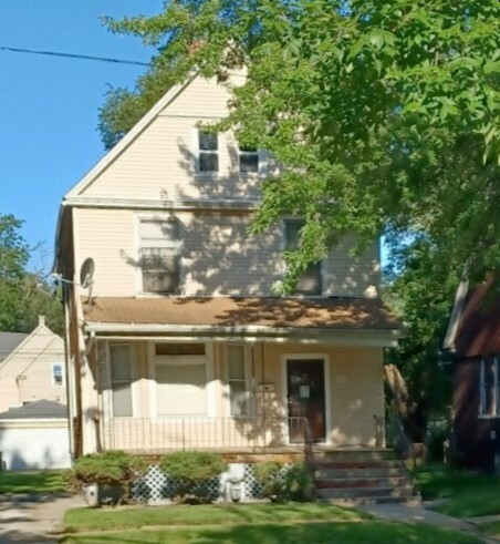 Property Photo: 12124 S Parnell Avenue IL 60628