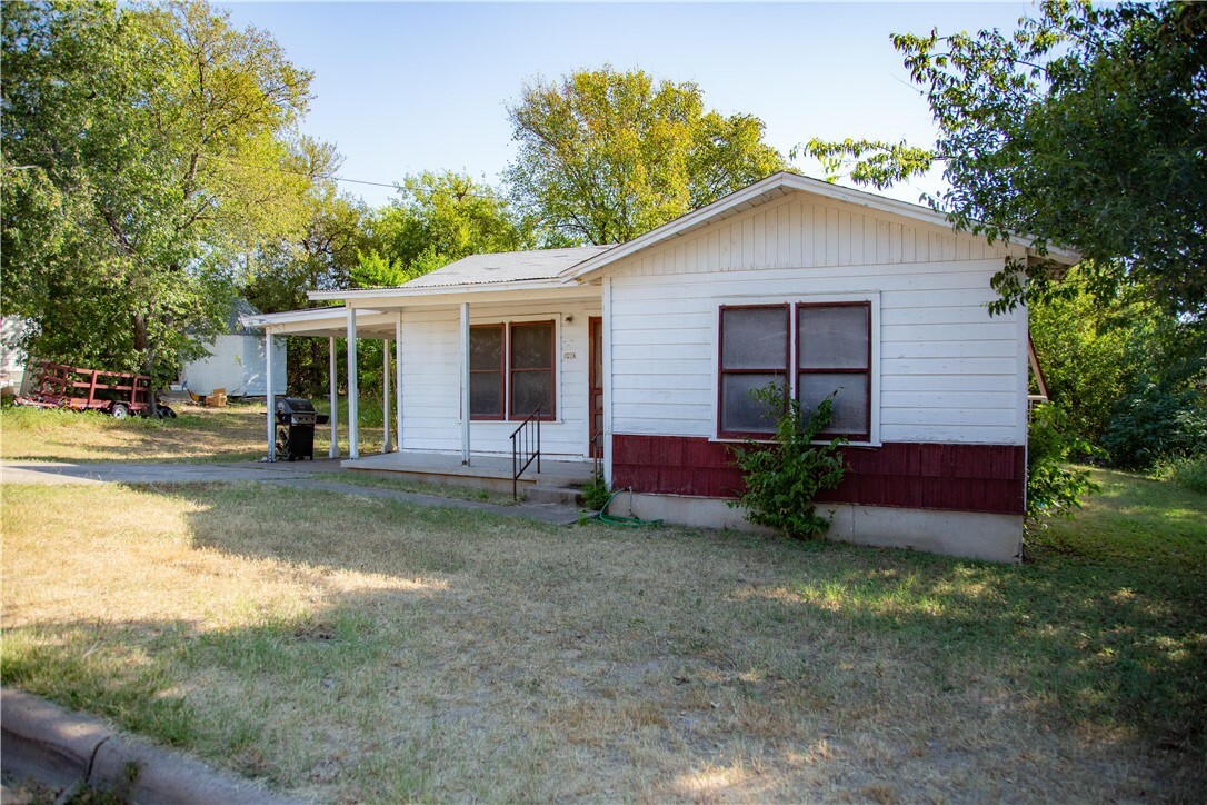 Property Photo:  1803 Perez Street  TX 78721 