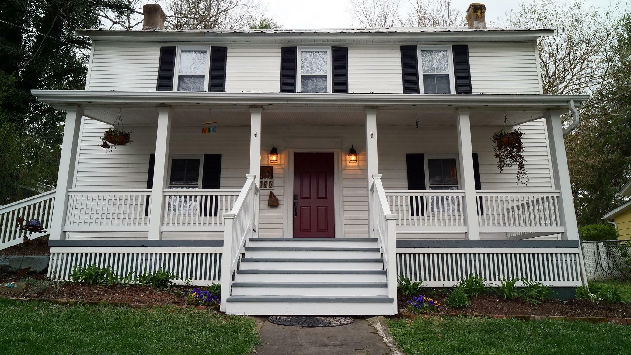 Property Photo:  154 Lee St  WV 24901 