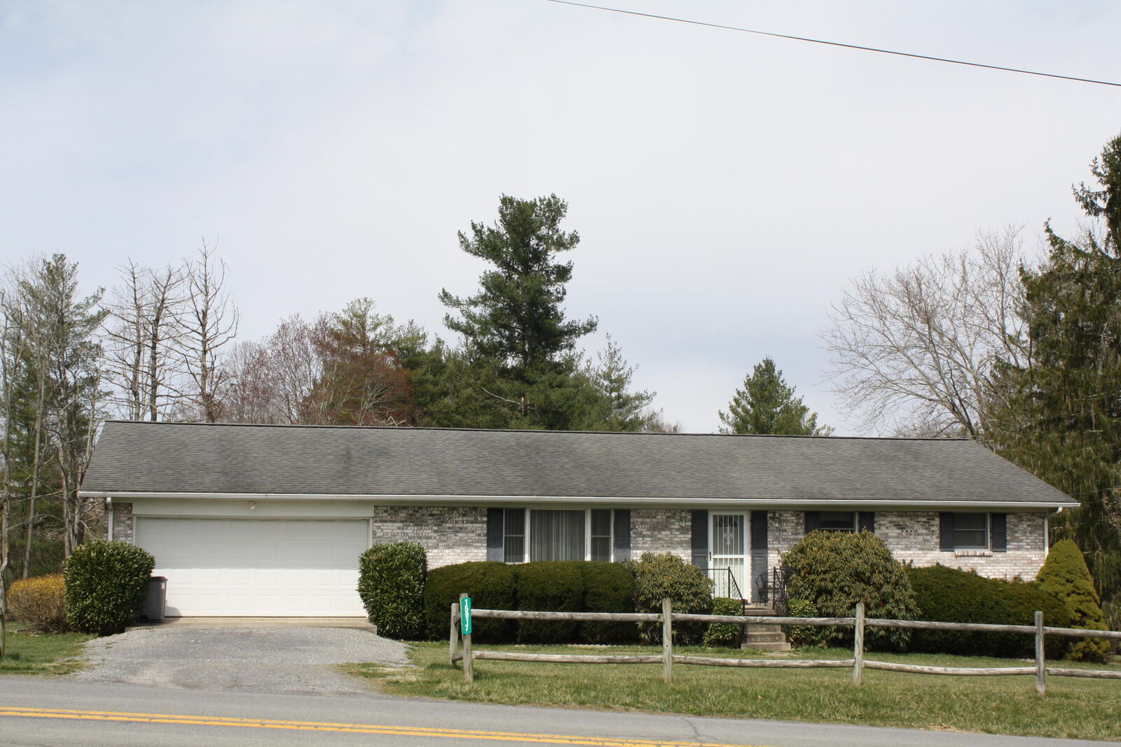 Property Photo: 15929 Ellison Ridge Rd WV 25969