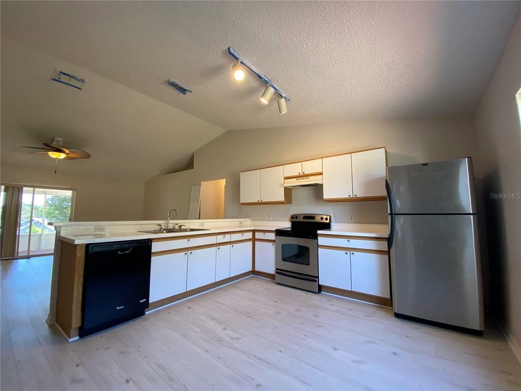 Property Photo: 2025 E Prairie Circle FL 32725