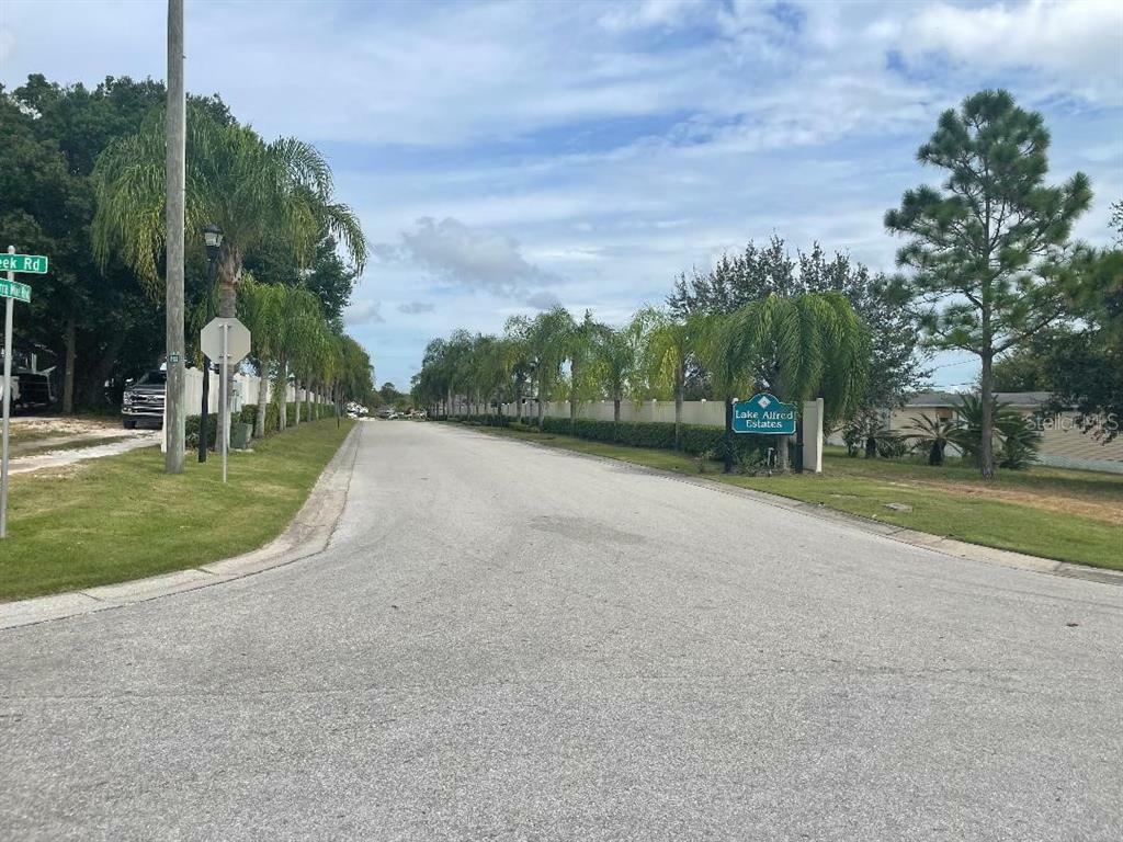 Property Photo: 251 Eleuthera Drive FL 33850