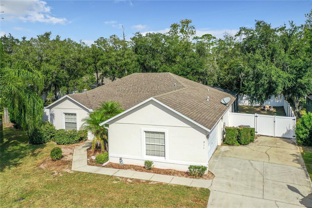 Property Photo: 311 Paradise Woods Place FL 33896