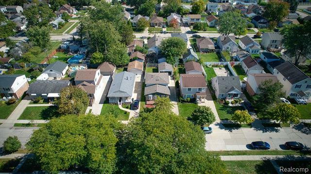 Property Photo: 324 N Marias Avenue MI 48017