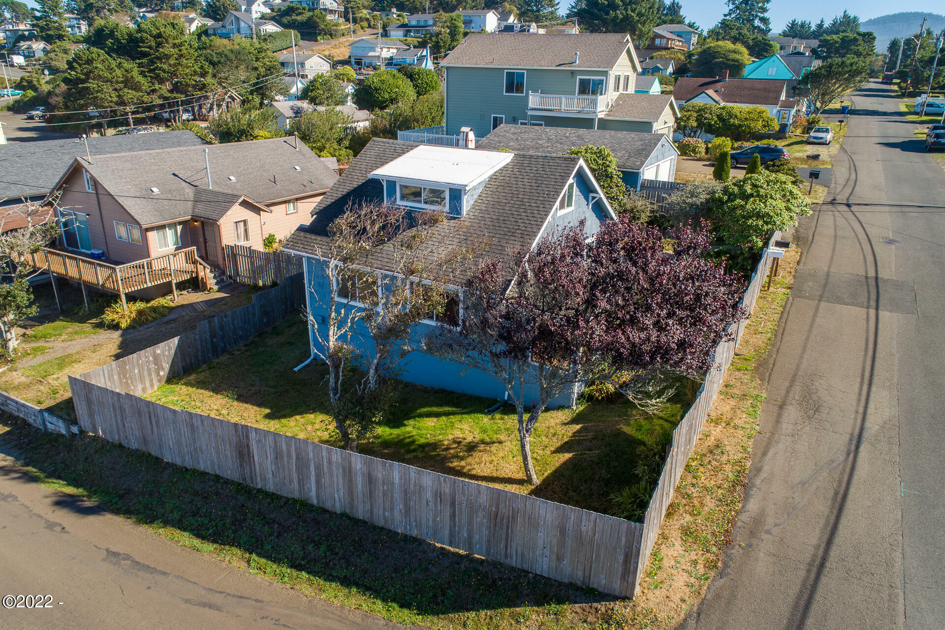 Property Photo: 1511 NE 13th Street OR 97367