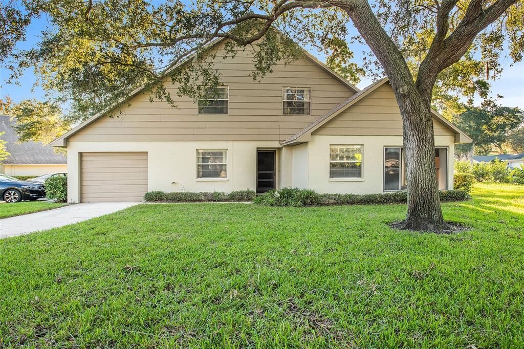 Property Photo: 2825 Delachaise Court FL 33761