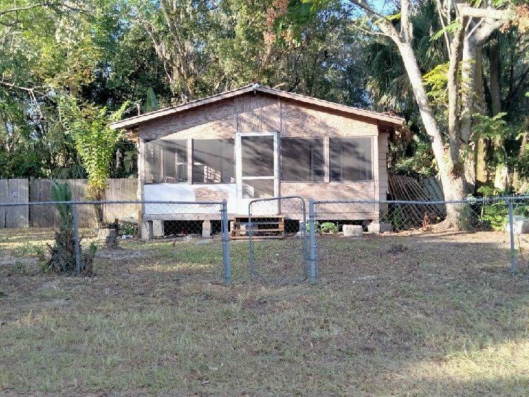 Property Photo:  641 W Beresford Road  FL 32720 