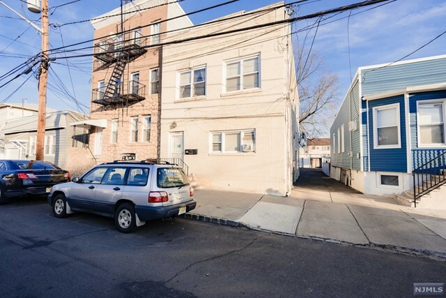 Property Photo:  146 Heckel Street  NJ 07109 