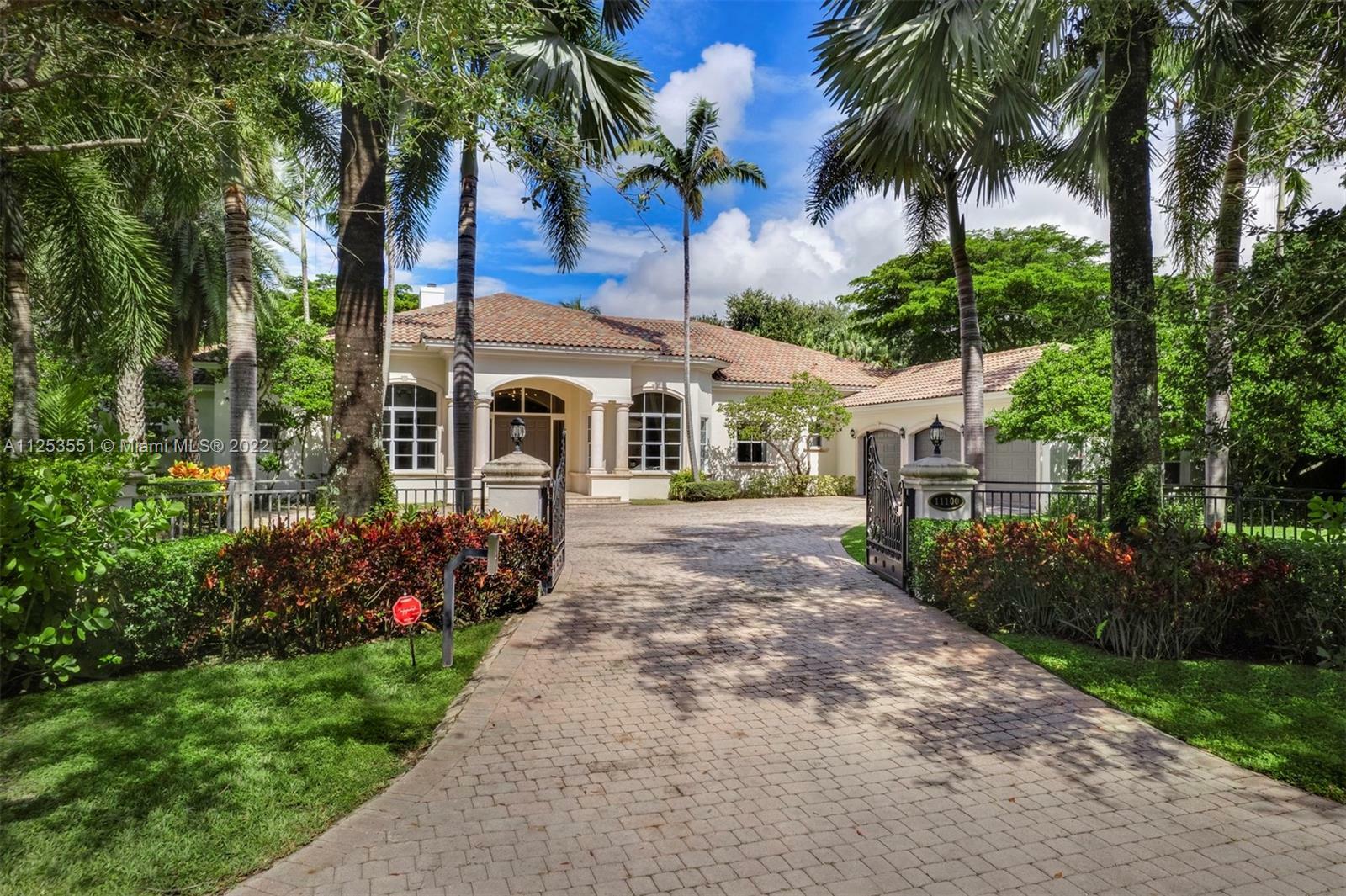 Property Photo: 11100 Killian Park Rd FL 33156