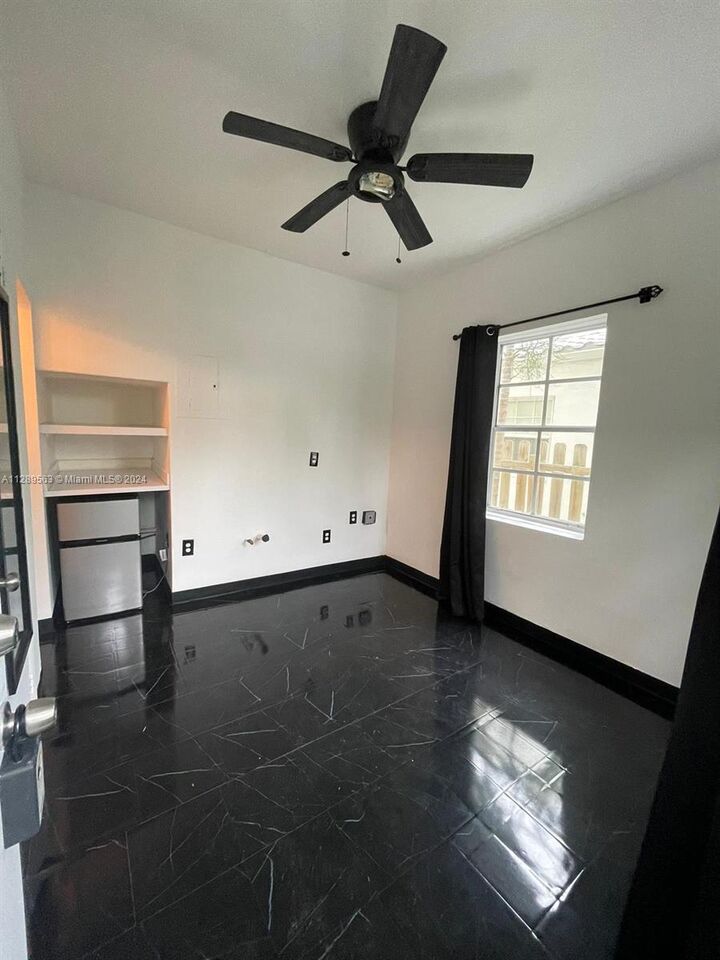 Property Photo:  1455 Michigan Ave 7  FL 33139 