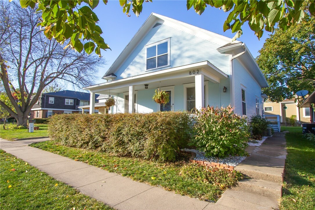 Property Photo:  802 Liberty Street  IA 50219 