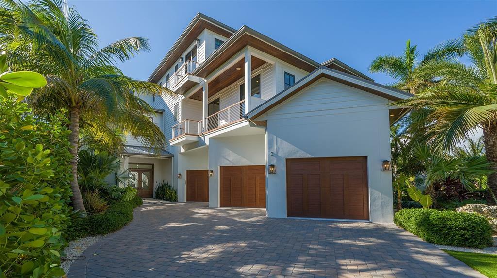 Property Photo: 5005 Gulf Of Mexico Drive 2 FL 34228