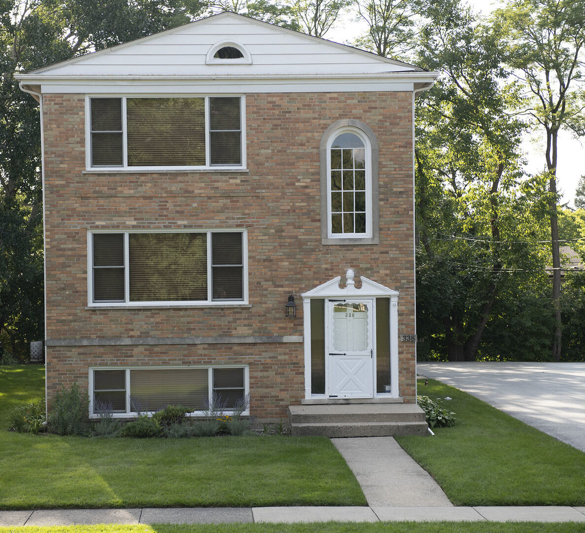 Property Photo: 338 N Smith Street 1 IL 60067
