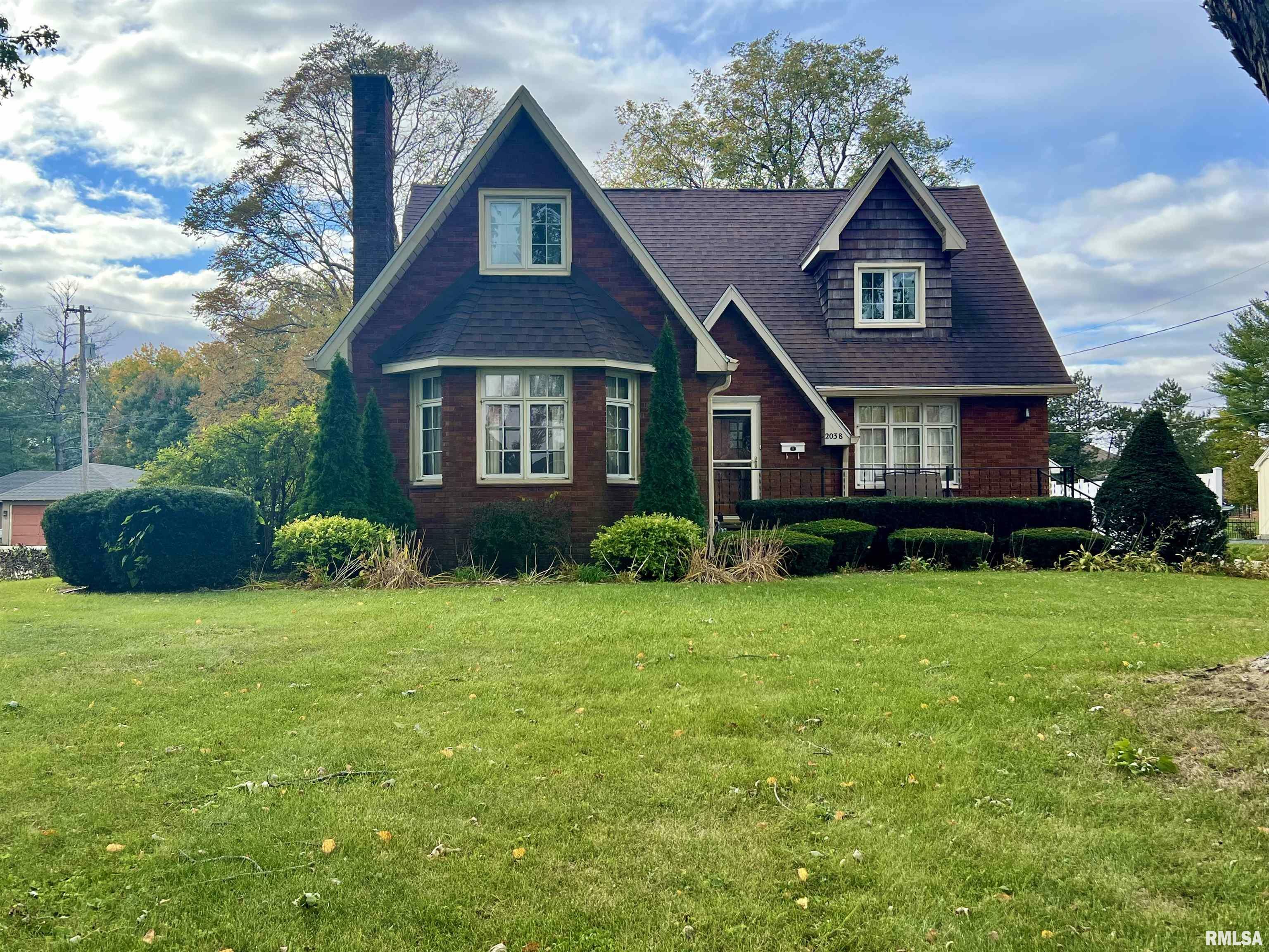 Property Photo: 2038 N Broad IL 61401