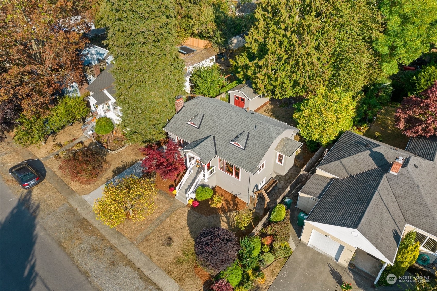 Property Photo: 12212 Phinney Avenue N WA 98133