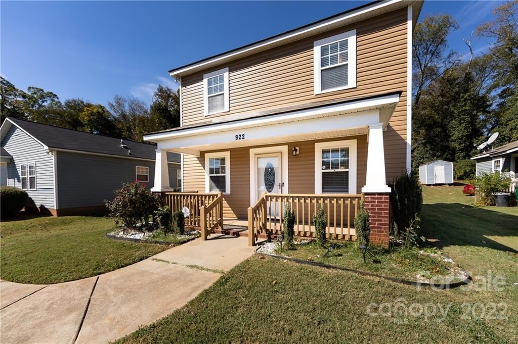 Property Photo:  922 Berryhill Road  NC 28208 