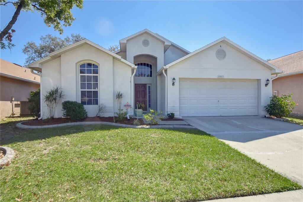 Property Photo: 2605 Clareside Drive FL 33596