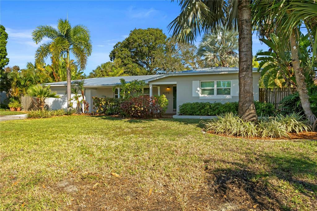 Property Photo:  1073 39th Avenue NE  FL 33703 