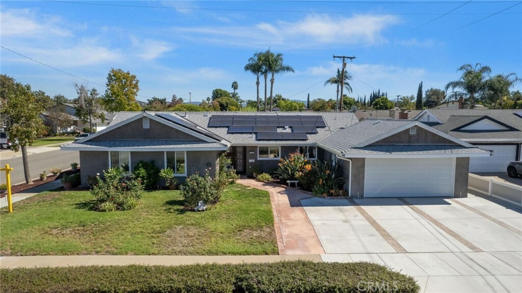 Property Photo:  1909 N Ridgewood Street  CA 92865 