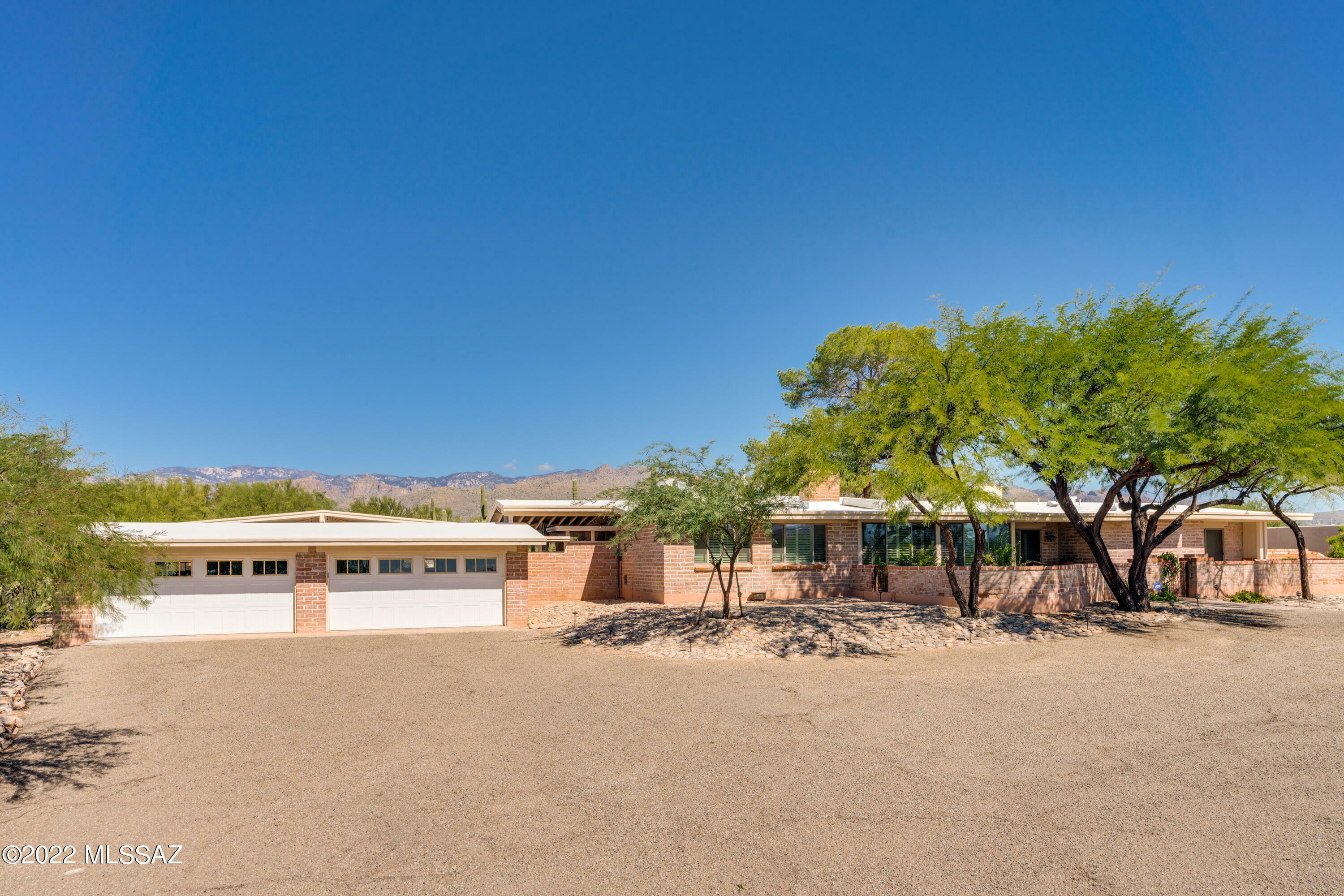 Property Photo: 9989 E Morrill Way AZ 85749