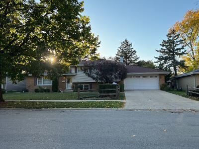 Property Photo: 615 Kungs Way IL 60435