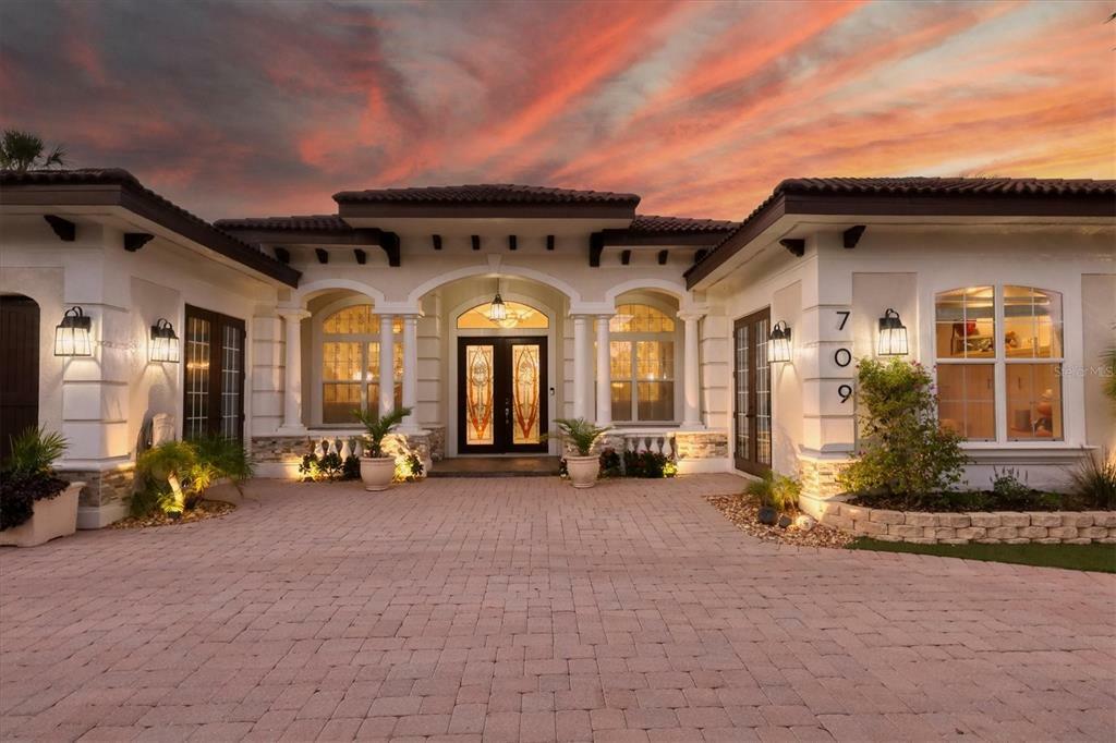 Property Photo: 709 Treasure Boat Way FL 34242