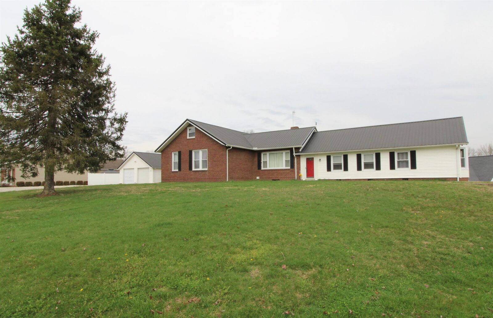 Property Photo:  304 Chickasaw Court  KY 41102 