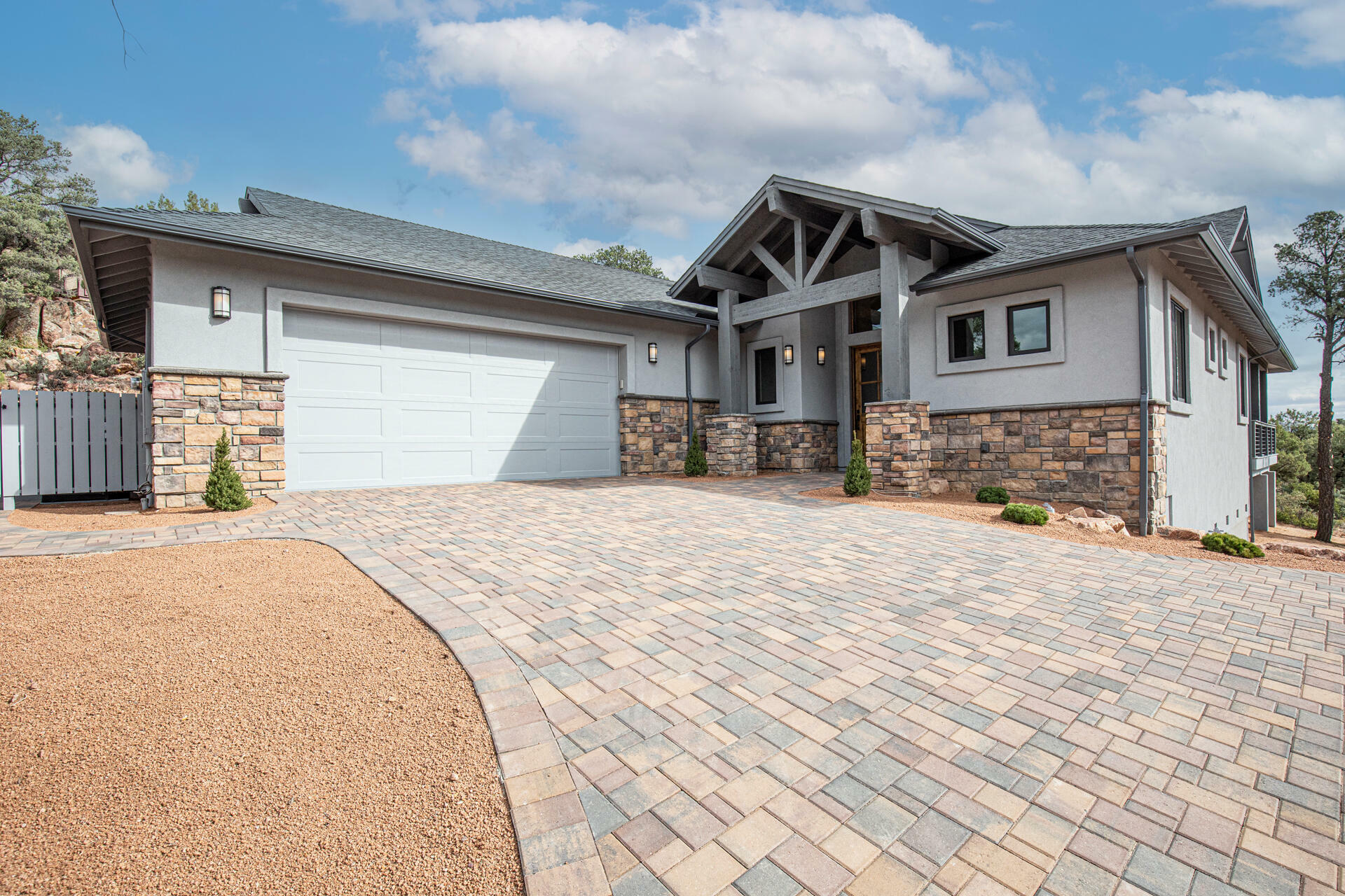 Property Photo:  1203 N Horizon Way  AZ 85541 