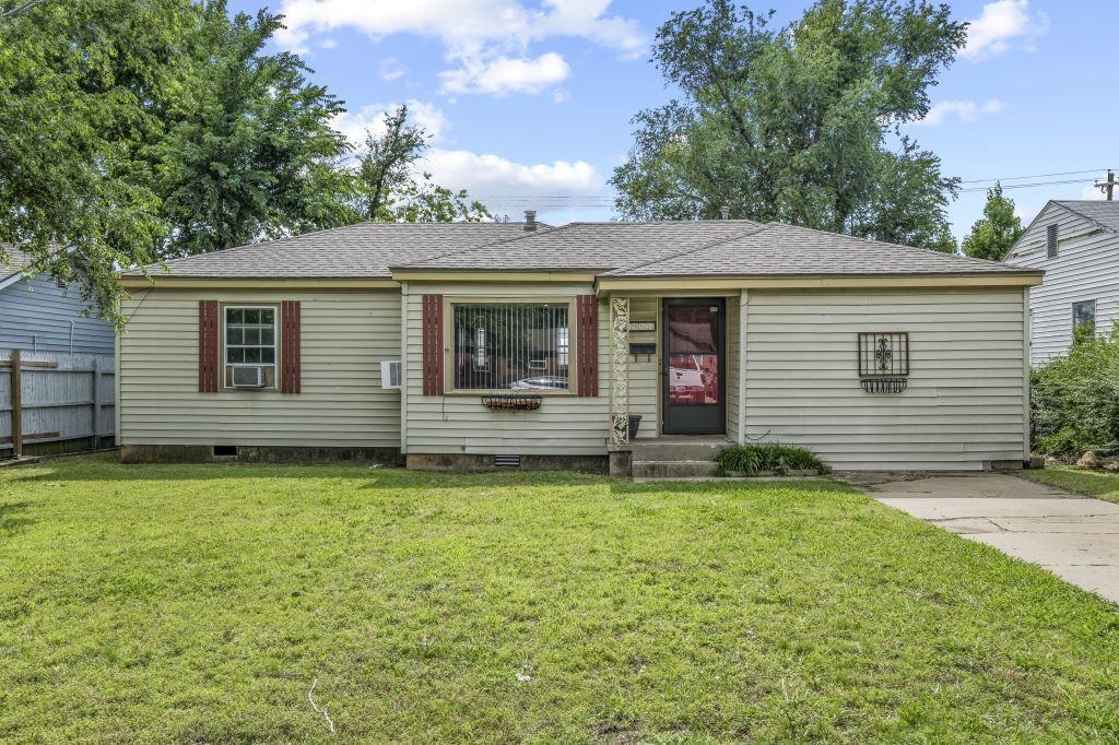 Property Photo: 1013 Stansell Drive OK 73110
