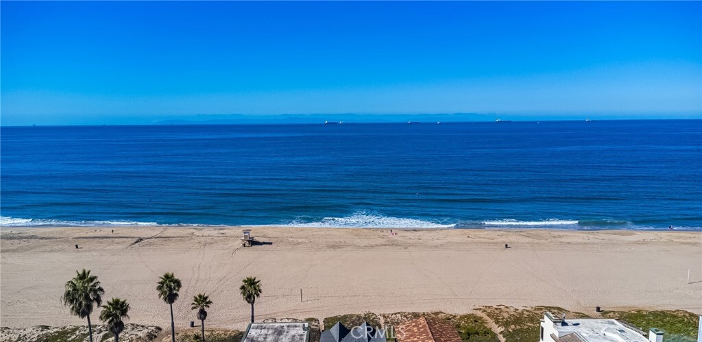 Property Photo: 17158 Bluewater Lane CA 92649