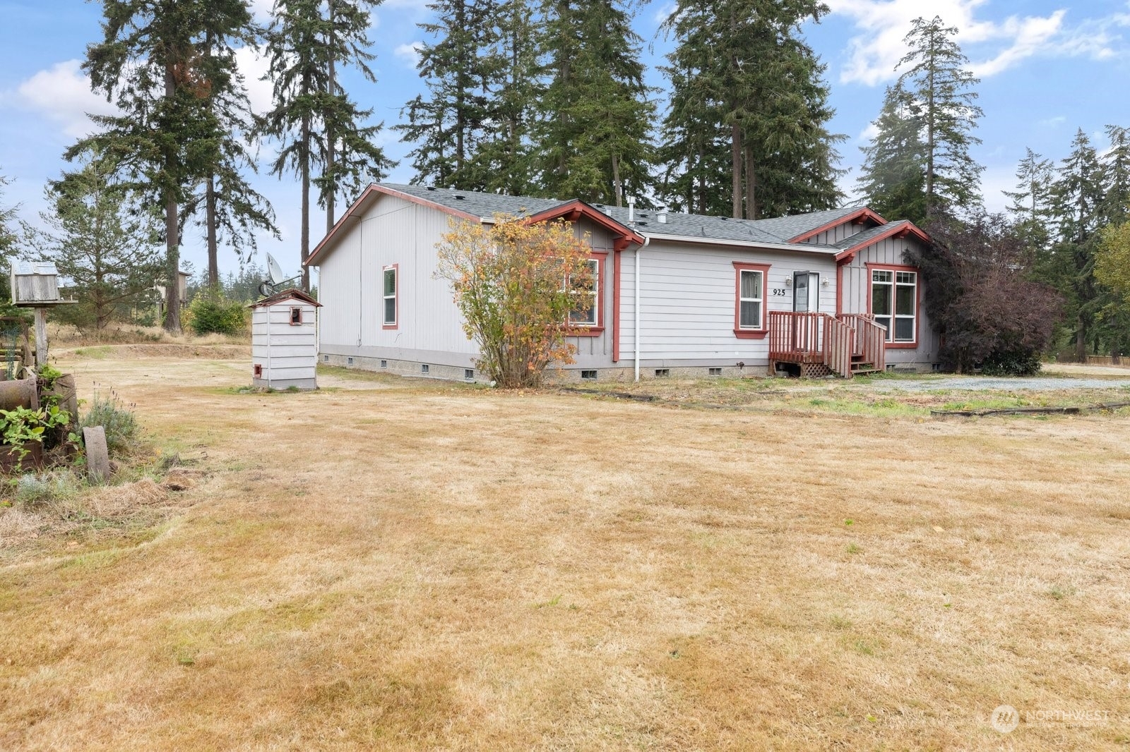 Property Photo:  925 Mule Track Lane  WA 98277 