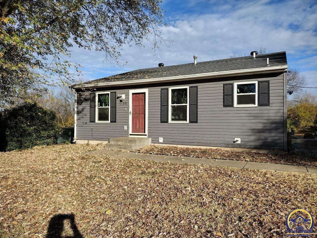 Property Photo:  1130 SE 16th St  KS 66607 