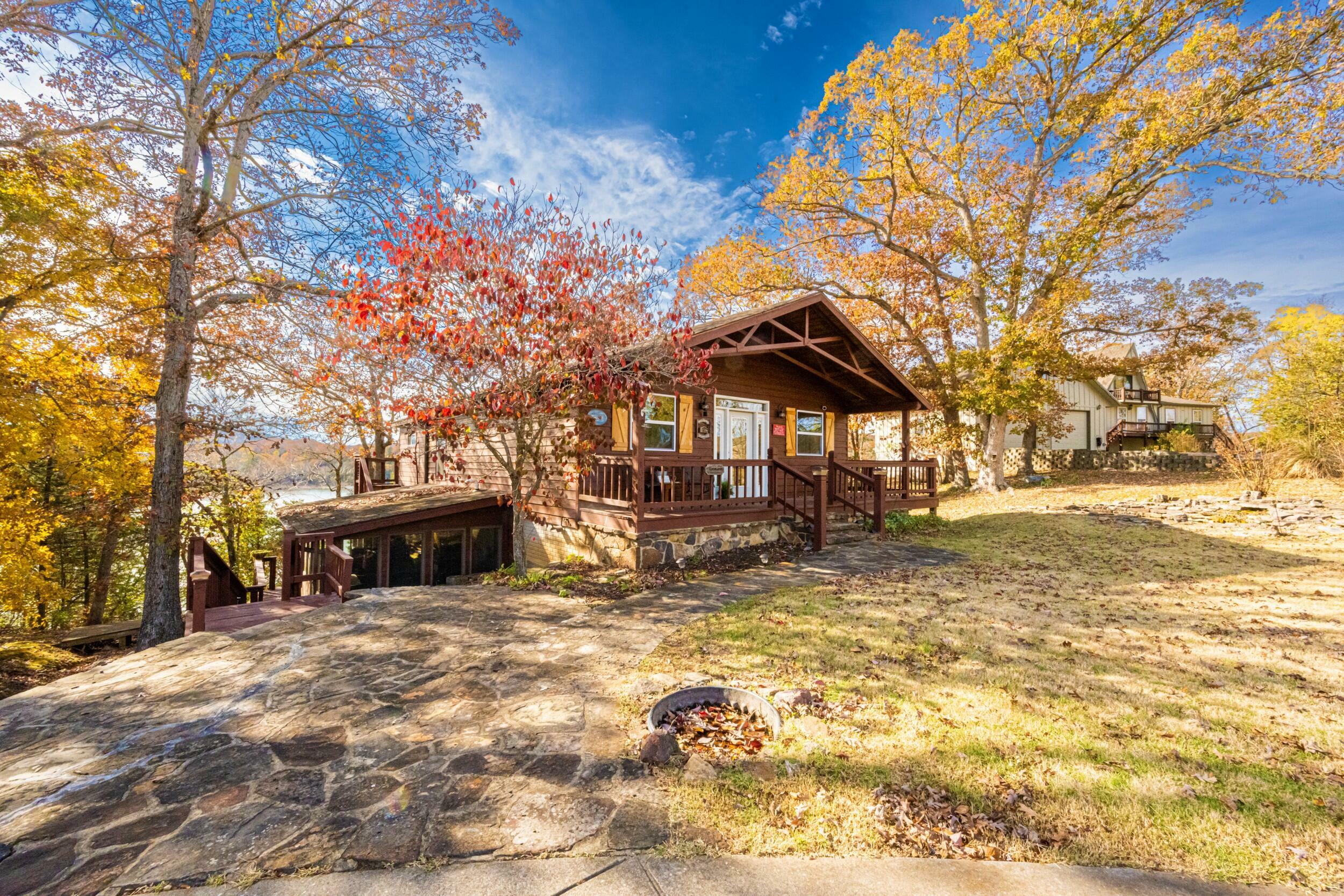 Property Photo:  18964 Eagle Point Road  MO 65641 