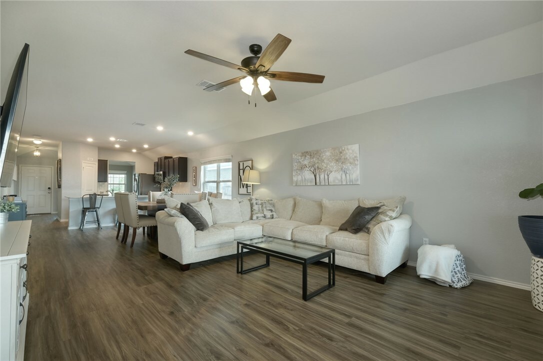 Property Photo: 6404 Turin Lane TX 78665