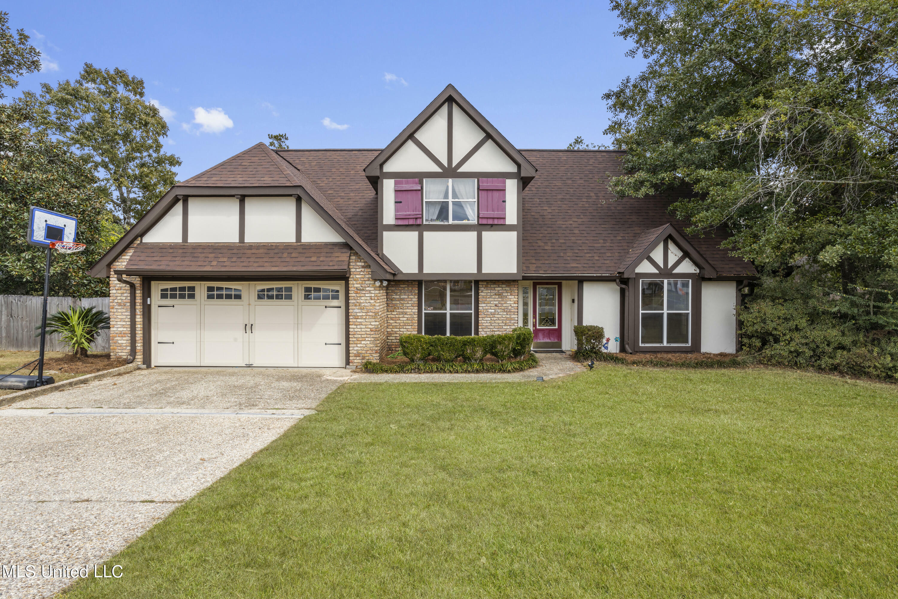 Property Photo: 5433 Diamondhead East Drive MS 39525