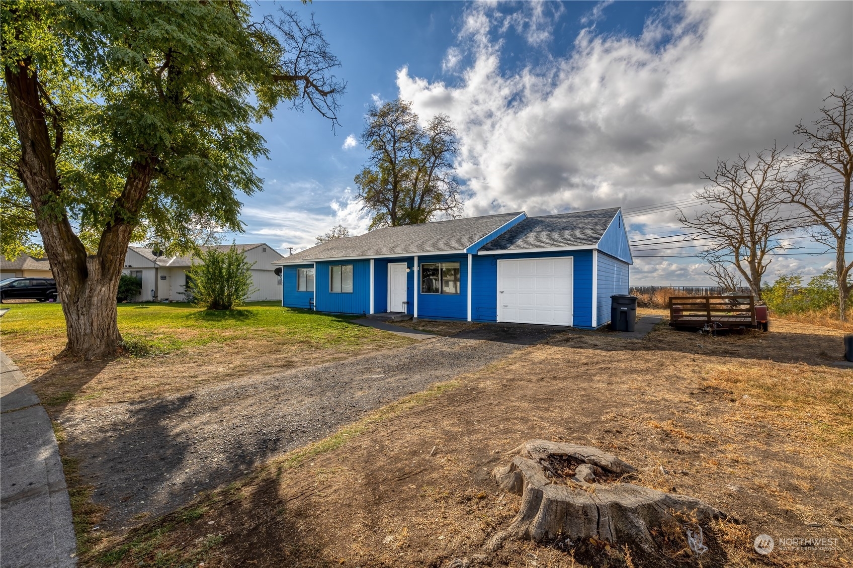 Property Photo:  1310 Pershing Road  WA 98837 