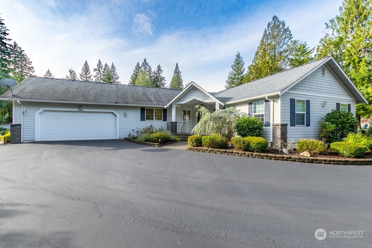 Property Photo:  681 E Saint Andrews Drive  WA 98584 