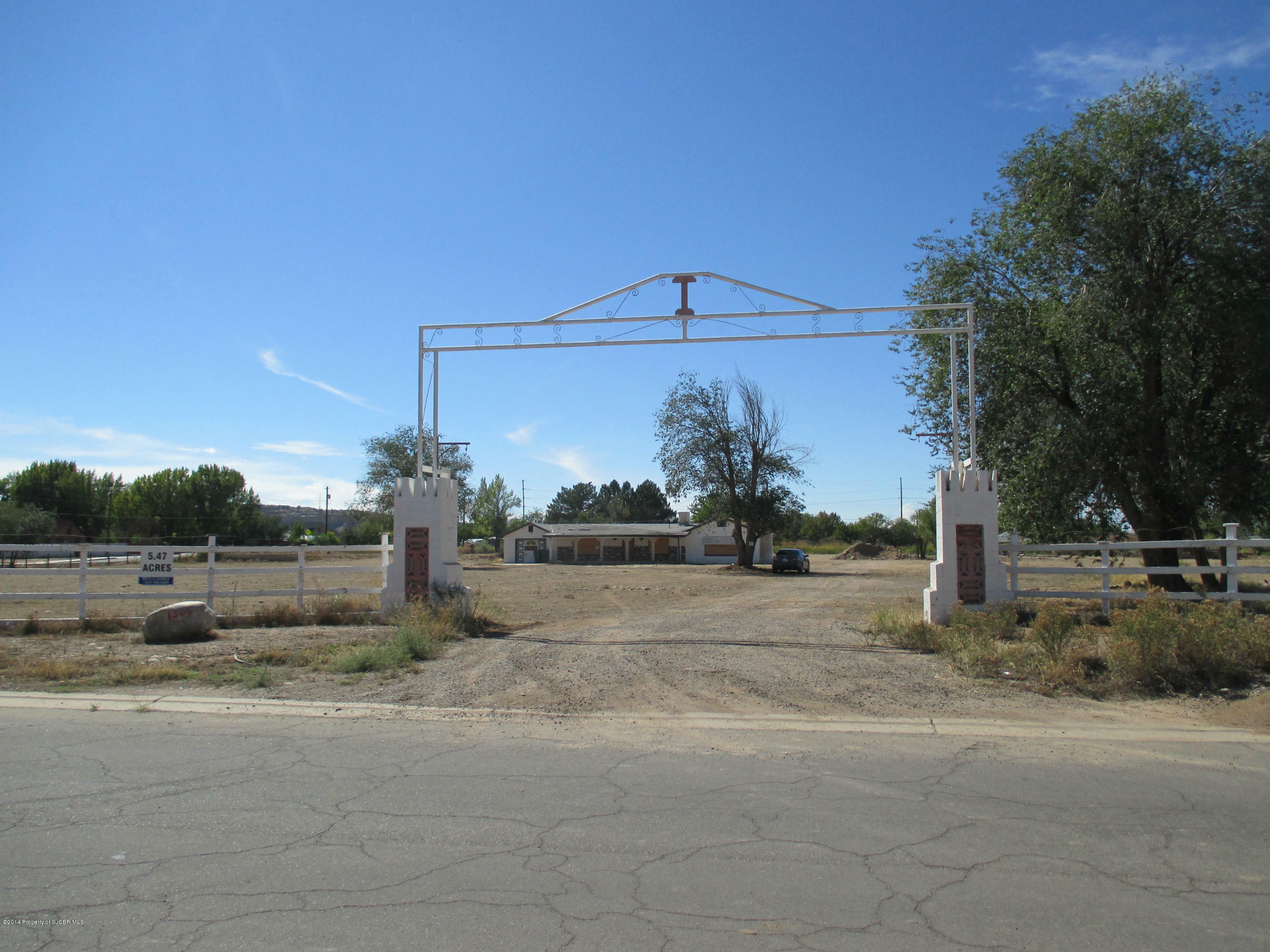 Property Photo:  1305 S Carlton Avenue  NM 87401 