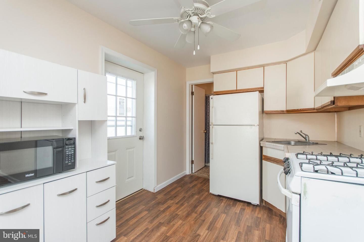 Property Photo:  2701 E Somerset Street 2  PA 19134 