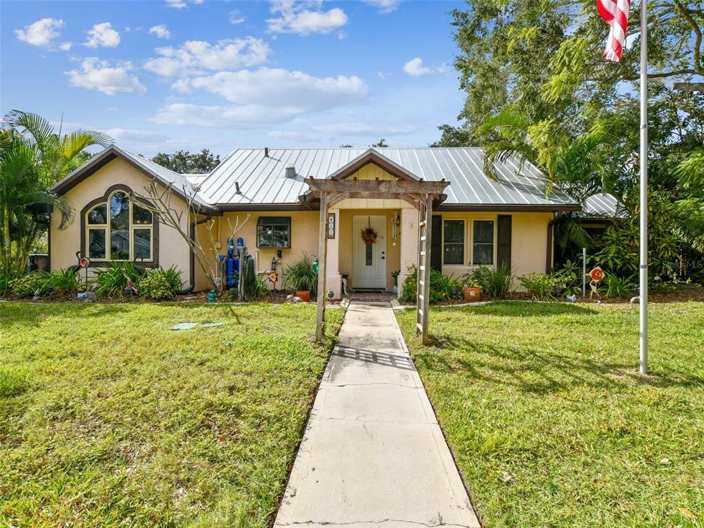 Property Photo:  811 18th Avenue W  FL 34221 