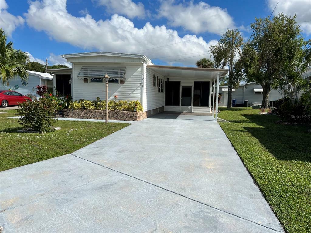 Property Photo:  5318 Bel Air Avenue  FL 34234 