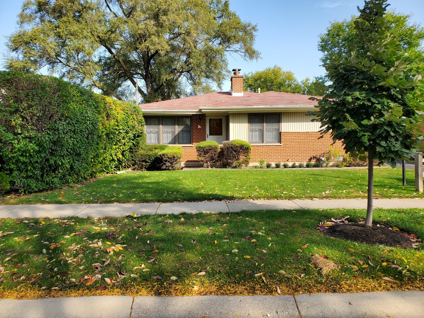 Property Photo:  201 E Manchester Drive  IL 60090 