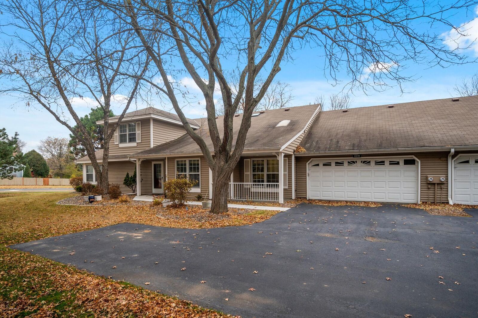 Property Photo: 14770 Oak Run Lane MN 55306