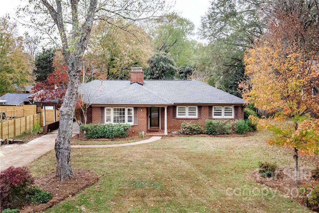 Property Photo:  5426 Farmbrook Drive  NC 28210 